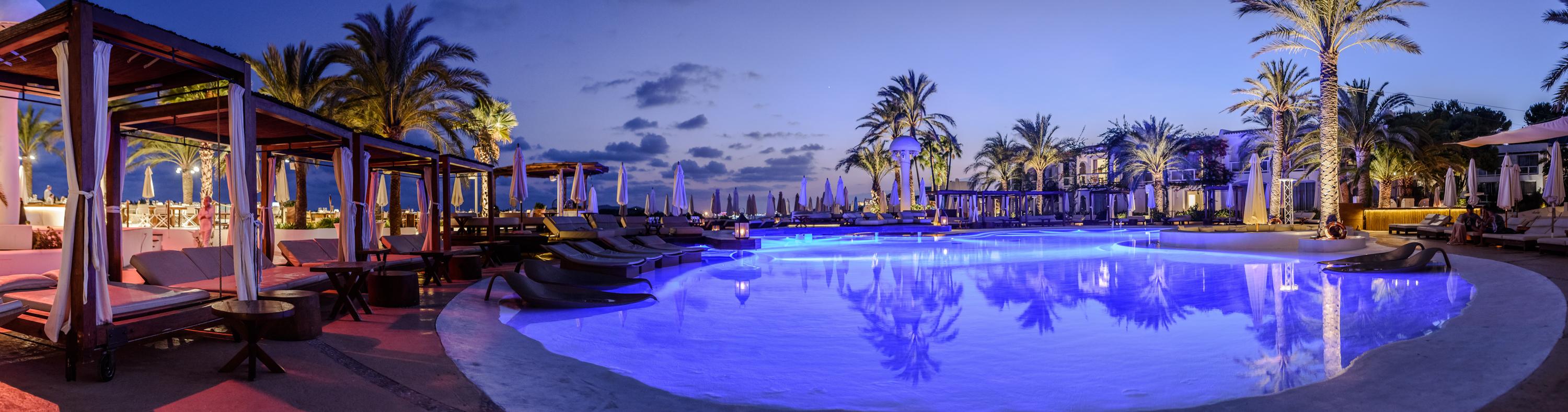 戴斯提诺帕查度假村 Playa De Talamanca 外观 照片