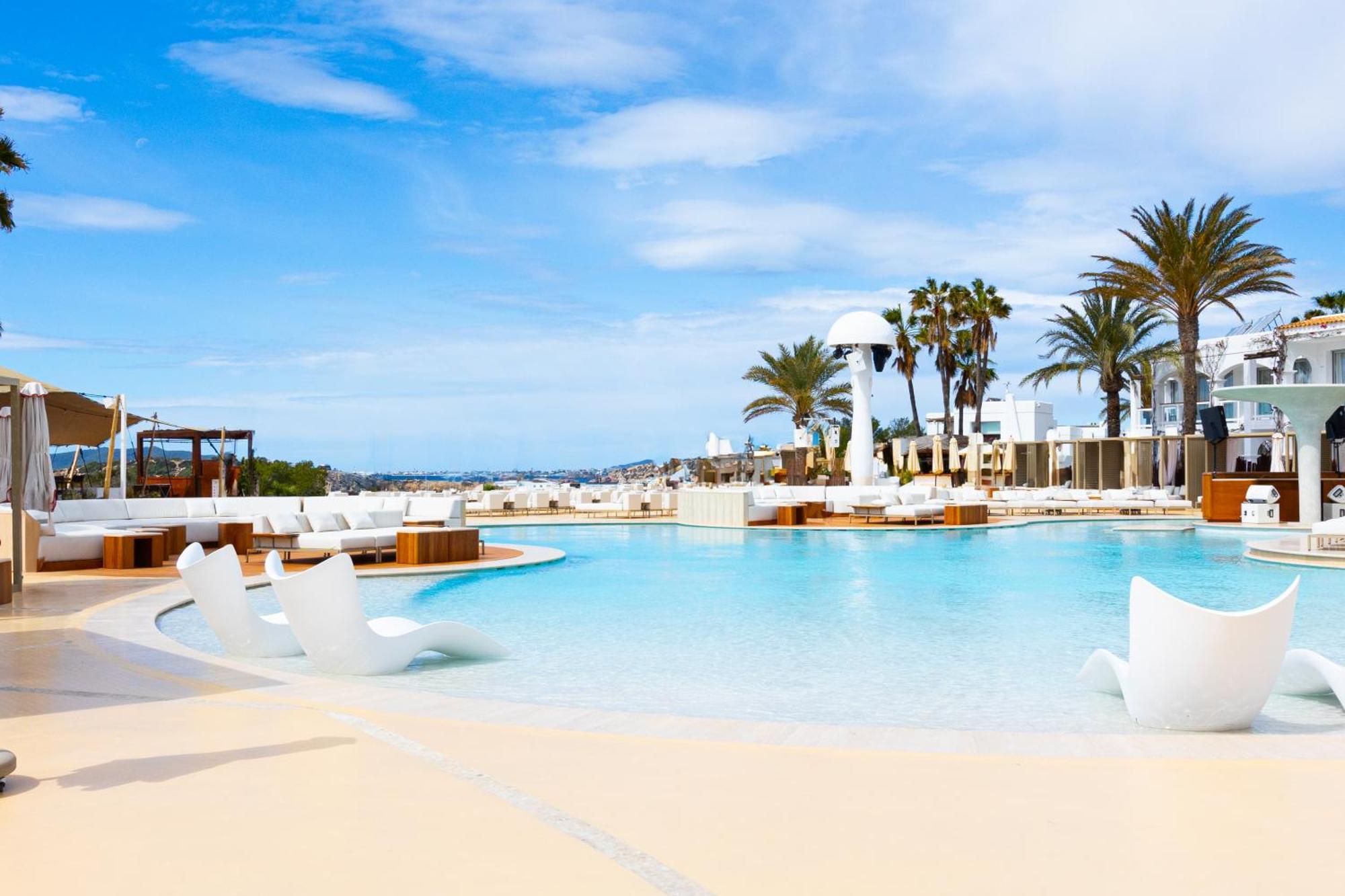 戴斯提诺帕查度假村 Playa De Talamanca 外观 照片
